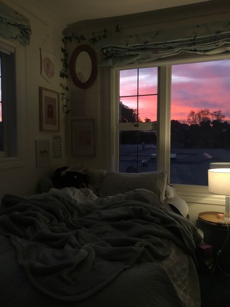 Mood Room, Songs Album, Calm Room, Apartment View, Pinterest Room Decor, Cozy Aesthetic, Cozy Room Decor, Big Windows, Window View