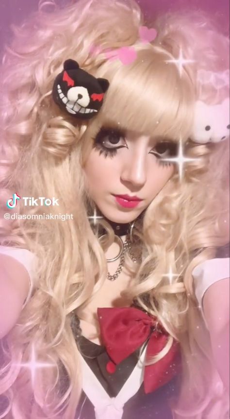 Gyaru Halloween, Different Hair Types, Danganronpa Characters, Cosplay Makeup, Halloween Ideas, Danganronpa, Makeup Looks, Hairstyles, Halloween