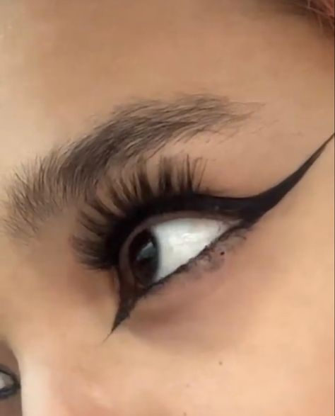 Sharp Eyeliner, For Me, Ideas For, Makeup Ideas, Eyeliner, Prom, Makeup, Make Up Ideas, Make Up