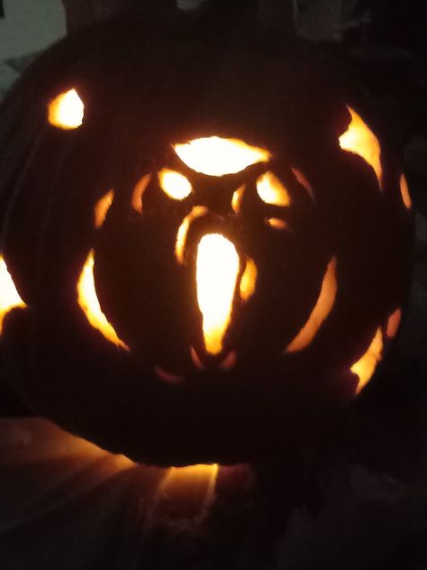 I carved a pumpkin as hooty 😃 Hooty is one of my favorite characters from the owl house. Hope you like him!💗 Owl House Pumpkin Carving, House Pumpkin Carving, House Pumpkin, Pumpkin Carving Designs, Pumpkin Designs, Carving Designs, The Owl House, Pumpkin Design, A Pumpkin