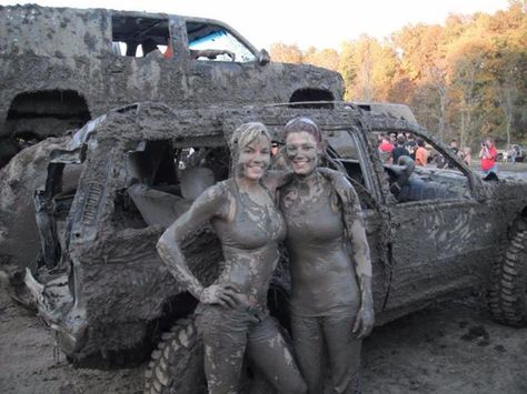 Jeep Mudding Pictures Friends, Mudding Pictures, Mud Bog, Muddy Girl, Chevy Girl, Mud Trucks, Outdoor Girls, Worlds Fair, Rock Crawler