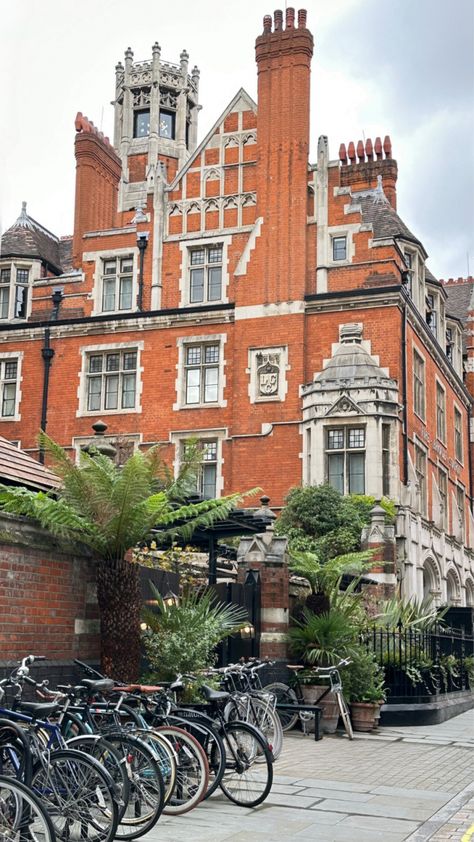 Hotel Review: Chiltern Firehouse, London | So Susie So Susie, Chiltern Firehouse, Ham Yard Hotel, Marylebone London, Oregon Wine Country, Sunny Vacation, Before We Go, London Street, English Countryside