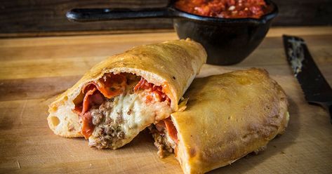 Smoked Marinara Recipe Fresh Marinara Sauce, Baked Meat, Traeger Cooking, Traeger Smoker, Marinara Recipe, Calzone Recipe, Grill Food, Sandwiches Wraps, Meat Lover