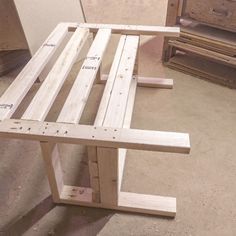 2x4 Bench Diy, 2x4 Bench, Outdoor Bench Plans, Wood Bench Outdoor, Diy Wood Bench, Simple Benches, Diy Bench Outdoor, Bench Diy, Wooden Pallet Furniture