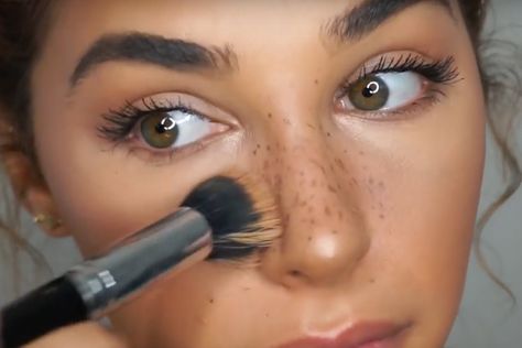 Chantel Jeffries with foundation brush and faux freckles Makeup Faux Freckles, Natural Looking Freckles, How To Apply Fake Freckles, Makeup Freckles How To, Easy Freckles Makeup, How To Put Freckles On Your Face, Easy Fake Freckles, How To Create Freckles, Make Up Freckles Tutorials