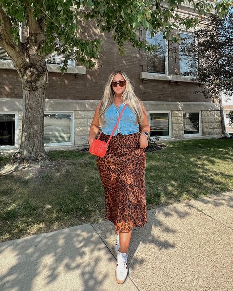 Just a millennial trying to be a “cool girl” ✨🐆 C0MMENT “NEED” to get the outfit deets sent to your DMs 🔗 Everything is always my L T K ✔️ Follow @styledandtaylered for more tall plus size fashion and casual outfit ideas ✨ Fall outfit ideas | fall outfits 2024 | Fall transition outfit | summer to fall transition outfit | fall fashion 2024 | plus size outfit inspo | size 16 fashion | size 16 outfits | leopard outfit | target Fashion #target #targetstyle #targetfashion #plussizefashion #size... Plus Size Summer Outfits 2024, Size 16 Outfits, 16 Outfits, Tall Plus Size, Leopard Outfit, Target Fashion, Size 16 Fashion, My L, Outfit Ideas Fall