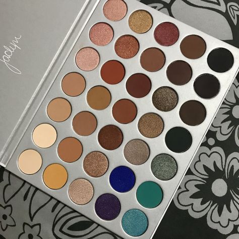 Jaclyn Hill x Morphe Crumble Cookie, Makeup Is Life, Palette Makeup, Jaclyn Hill, All Things Beauty, Cookie Recipe, Beauty Essentials, Maquillaje De Ojos, Eyeshadow Palette