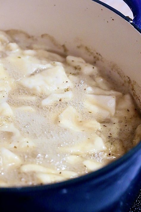 Easy Homemade Chicken And Dumplings, Homemade Chicken Dumplings, Easy Dumplings Recipe, Dumplings Chicken, Homemade Dumplings Recipe, Chicken And Pastry, Flour Dumplings, Easy Dumplings, Chicken Dumplings Recipe