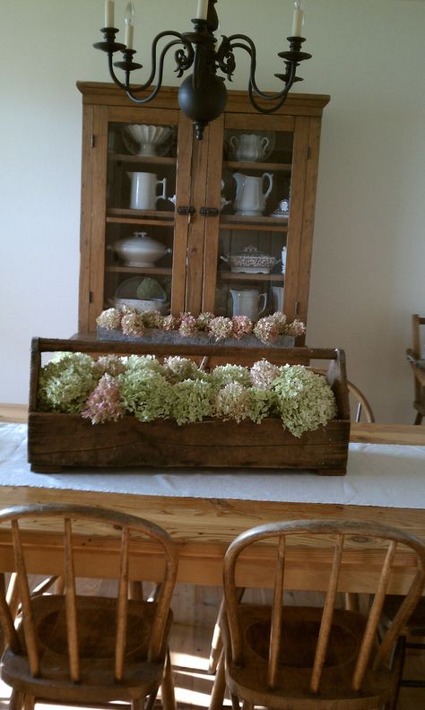 IMAG0106 Old Tool Boxes, Tool Caddy, Wooden Tool Boxes, Hydrangea Centerpiece, Grey Decor, Old Tools, French Grey, Household Furniture, French Country Decorating