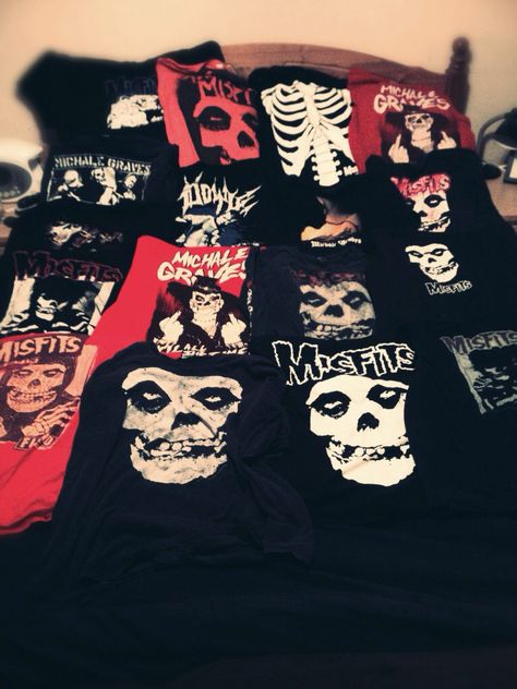 Misfits. More than just a tshirt Misfits Clothes, Michale Graves Misfits, Michale Graves, Misfits Shirt, Glenn Danzig Misfits, Danzig Misfits, Glenn Danzig, Sounds Good To Me, Famous Monsters