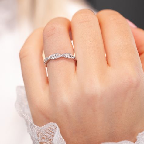 Infinity Rings Engagement, Rings Minimal, Dainty Wedding, Dainty Wedding Ring, Infinity Ring Wedding, Fancy Jewellery Designs, Infinity Ring, Fancy Jewellery, Diamond Wedding Band