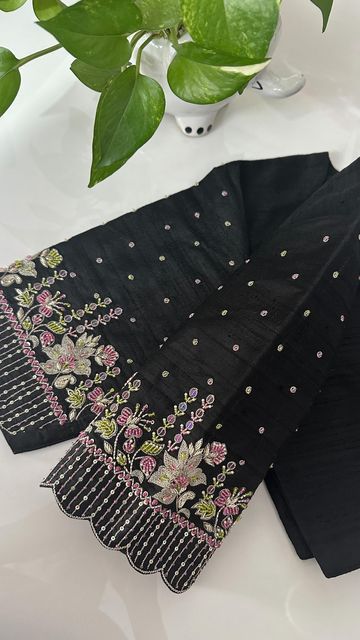 Black Blouse Designs Maggam Work, Work On Black Blouse, Blouse Sleeve Hand Work Design, Black Embroidery Blouse, Blouse Machine Work Designs, Black Blouse Thread Work Designs, Black Blouse Embroidery Designs For Saree, Machine Work Blouse Designs, Machine Embroidery Designs For Blouse