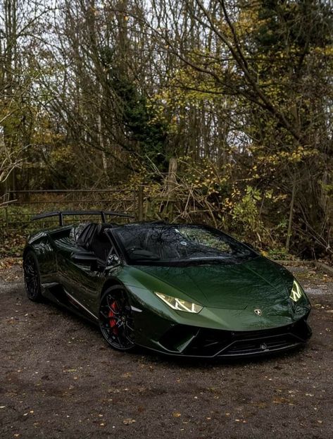 Lamborghini Huracan Green, Green Luxury Car, Forest Green Car, Emerald Green Car, Dark Green Car, Chevy Cruze Custom, Green Ferrari, Luxury Life Aesthetic, Green Lamborghini