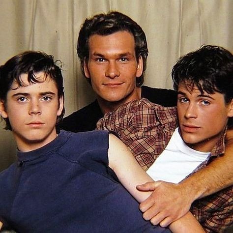 2,681 Likes, 35 Comments - Movie Scenes & Stills (@moviescenesandstills) on Instagram: “Patrick Swayze, C. Thomas Howell and Rob Lowe are The Curtis brothers ... The Outsiders (1983) ..…” The Curtis Brothers, The Outsiders Darry, Curtis Brothers, The Outsiders Sodapop, The Outsiders Ponyboy, Tommy Howell, C Thomas Howell, 80s Guys, The Outsiders Imagines