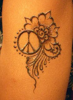 Empathy Tattoo, Peace Sign Tattoo, Tattoo Wave, Peace Sign Tattoos, Sunshine Tattoo, Cute Henna Designs, Peace Tattoos, Cute Henna Tattoos, Flower Tat