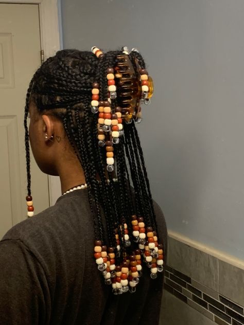 Mini braid half up half down style x claw clip x beads Cute Claw Clip Hairstyles, Claw Clip Hairstyles, Cabello Afro Natural, Short Box, Short Box Braids Hairstyles, Short Box Braids, Box Braids Hairstyles For Black Women, Cute Braided Hairstyles, Cute Box Braids Hairstyles