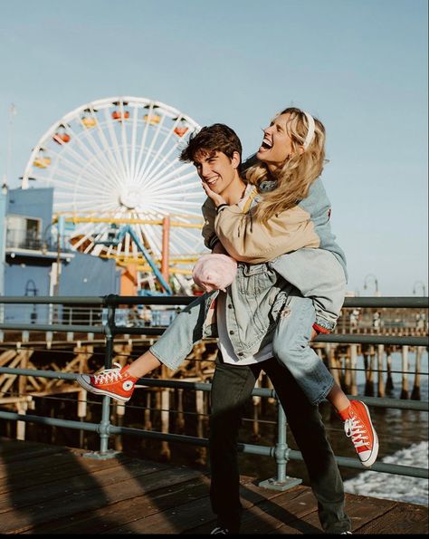 Carnival Photo Shoots, Pier Santa Monica, Fair Pictures, Summer Carnival, Anniversary Photoshoot, Santa Monica Pier, Cute Couples Photos, Photoshoot Outfits, Couple Shoot