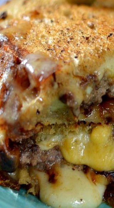 Patty Melt Recipe, Yummy Sandwiches, Panini Sandwiches, Melt Recipe, Patty Melt, Hamburger Recipes, Burgers Sandwiches, Best Sandwich, Wrap Sandwiches