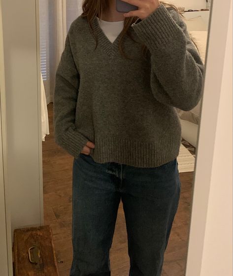 Cozy winter outfit , grey sweater , jeans , white shirt Vneck Sweater Outfit, Shirt Sweater Outfit, Baggy Blue Jeans, Grey Sweater Outfit, Sweater And Jeans, Knit Sweater Outfit, Outfit References, Aesthetic Cozy, Practice Outfits