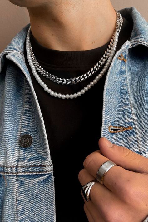 Pearl Necklace Outfit, Pearl Necklace Men, Chains Men, Mens Accessories Necklace, Cuban Chains, Necklace Outfit, Aesthetic Boys, Mens Accessories Jewelry, Men's Necklace