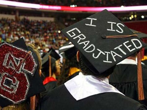 30 Funny Graduation Pictures funny graduation funny pictures funny graduation pictures graduation pictures Funny Graduation Photos, Funny Graduation Pictures, Caps And Gowns, Grad Hats, Funny Graduation Caps, Pictures Graduation, Top 20 Funniest, Abi Motto, High School Graduation Cap