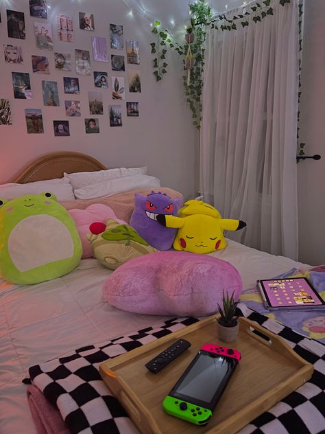 Kirby Themed Bedroom, Pokemon Decorations Bedroom, Pokemon Room Aesthetic, Pokemon House Decor, Pokemon Home Decor, Pokémon Bedroom Ideas, Pokemon Room Ideas, Pokemon Squishmallows, Pokemon Bedroom Ideas