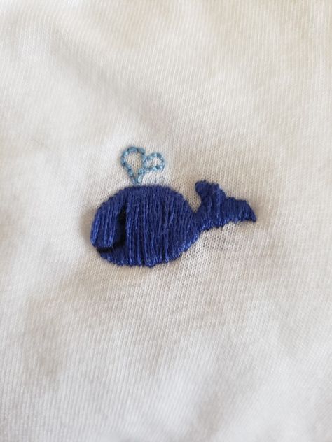 Fish Embroidery Easy, Embroidered Animals Simple, Embroidered Fish Simple, Embroidery Animals Easy, Hand Embroidery Tshirt, Small Hand Embroidery, Diy Embroidery Shirt, Embroidered Whale, Whale Embroidery