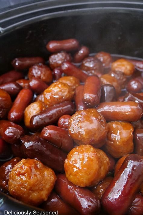 Crockpot Meatballs, Little Smokies, Lil Smokies, Crockpot Appetizers, Crock Pot Meatballs, Best Appetizer Recipes, Appetizers Easy Finger Food, Finger Foods Easy, Tailgate Food