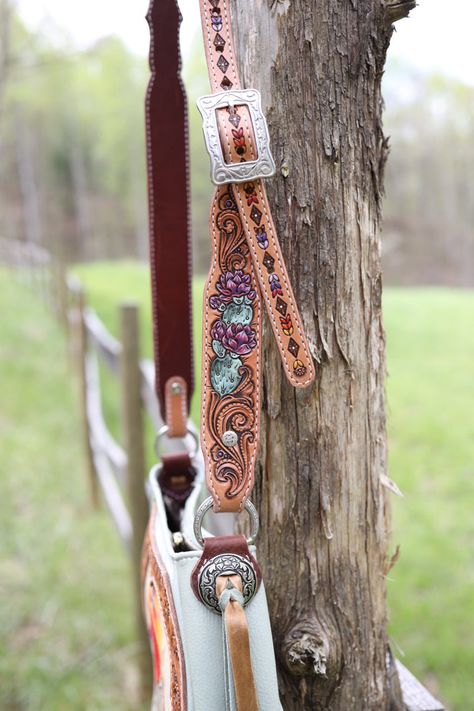 Custom Leather Purse Strap, Tooled Leather Headstall, Leatherwork Projects, Handmade Leather Bag Pattern, Leather Horse Tack, Western Things, Headstalls For Horses, Custom Leather Work, Leather Patterns