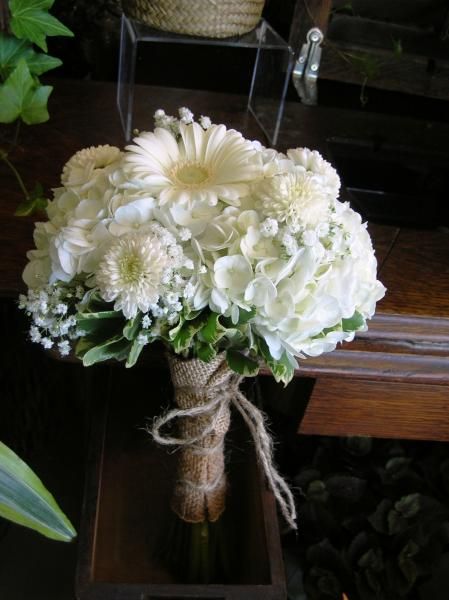 Beautiful white bouquet. Make it smaller for bridesmaids Bridal Bouquet White, Vintage Bridal Bouquet, Gerbera Daisies, Daisy Wedding, Daisy Bouquet, White Bridal Bouquet, Prom Flowers, White Wedding Bouquets, Burlap Wedding