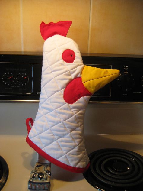 Chicken oven mitt! Chicken Oven, Peter And The Starcatcher, Halloween Arts, Coraline Art, Halloween Arts And Crafts, Oven Chicken, Trap House, Chicken Decor, Hens And Chicks