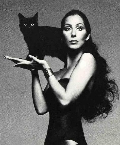 70s Cher, Fashion 70s, Cocoppa Wallpaper, Famous Black, Richard Avedon, A Black Cat, 인물 사진, Look Vintage, Divine Feminine