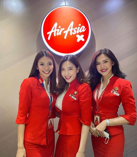 Air Hostess Uniform, Beautiful Aged Women, Flight Girls, Flight Attendant Fashion, Flight Attendant Uniform, Airport Aesthetic, Repost If, Air Asia, Flight Attendant Life