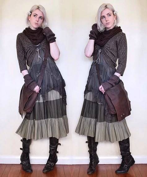 Sorcerer Aesthetic, Dark Mori Fashion, Strega Fashion, Mori Fashion, Dark Mori, I Love Autumn, Fantasy Clothes, Mori Kei, Love Autumn