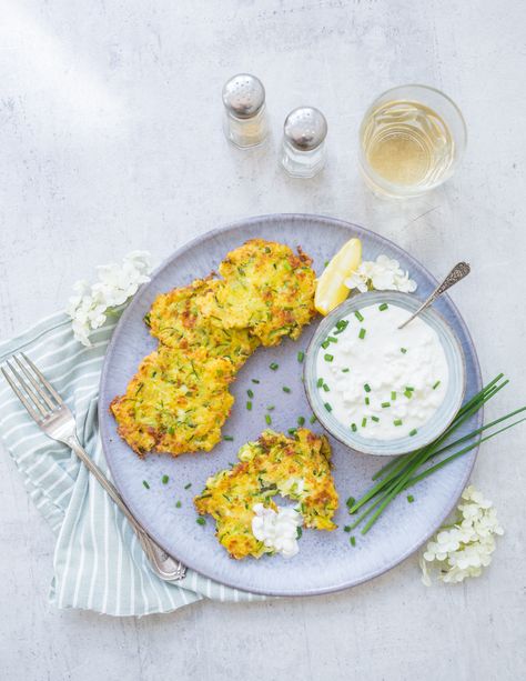 Courgette Fritters, Cheese Fritters, Courgette Fritter, Wild Garlic, Comfort Dishes, Go Crazy, Super Yummy, Basic Recipes, Fresh Salads