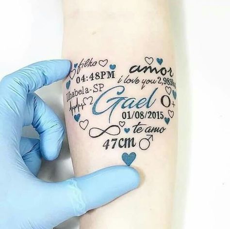 Tattoo Ideas For Moms, Tattoos With Kids Names, Mommy Tattoos, Mother Tattoos, Tattoo For Son, Geniale Tattoos, Tattoo Feminina, Baby Tattoos, Family Tattoos