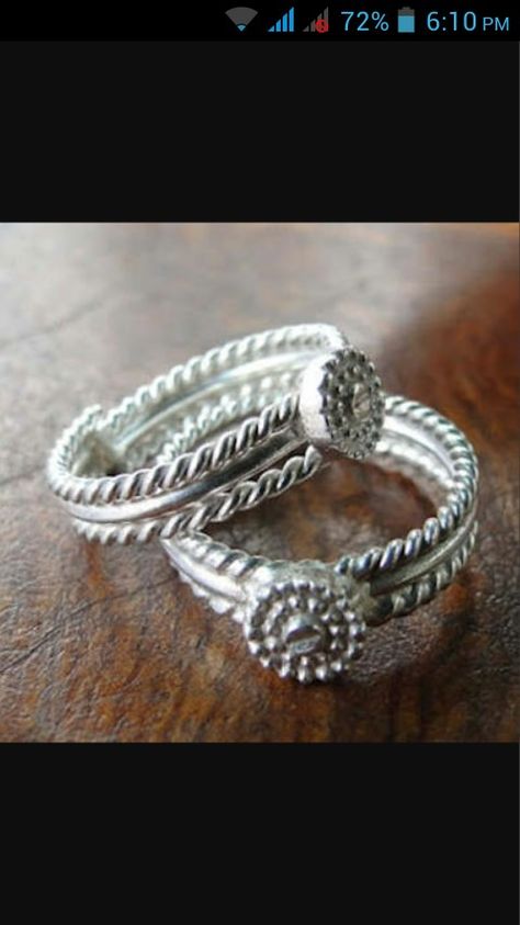 Leg Mettelu, Leg Finger Ring Silver Indian, Mettelu Designs Silver Indian, Leg Ring Silver, Mettelu Designs Silver, Bichhiya Design, Toe Ring Designs Silver Indian, Leg Finger Ring, Toy Rings