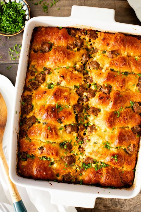 Crescent Roll Breakfast Casserole Vegan Sausage Casserole, Christmas Healthy Breakfast, Sweet Breakfast Casserole Recipes, Vegan Yule Recipes, Vegan Breakfast Casseroles, Vegetarian Crescent Roll Recipes, Vegan Breakfast Pastries, Vegan Brunch Ideas For A Crowd, Egg Free Breakfast Casserole