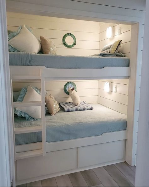 Converted Closet, Nashville Apartment, Florida Decor, Kids Rooms Inspo, Vacation Cottage, Bunk Bed Designs, Shared Room, Old Room, Bunk Room