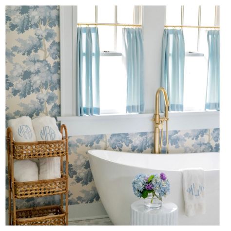 Blue White Bathroom, Blue And White Bathroom, City Bathrooms, Interior Design Aesthetic, Coastal Condo, Sleek Bathroom, Upstairs Bathrooms, Blue Bathroom, Bathroom Inspo