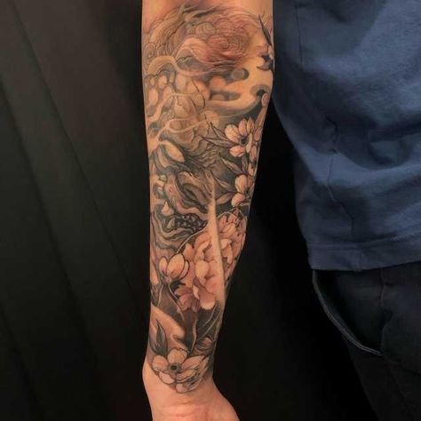 Foodog Tattoo, Geisha Tattoos, Half Sleeve Tattoos Forearm, Egyptian Tattoo Sleeve, Simple Arm Tattoos, Dragon Sleeve Tattoos, Tattoo Inspiration Men, Forearm Sleeve Tattoos, Elbow Tattoos