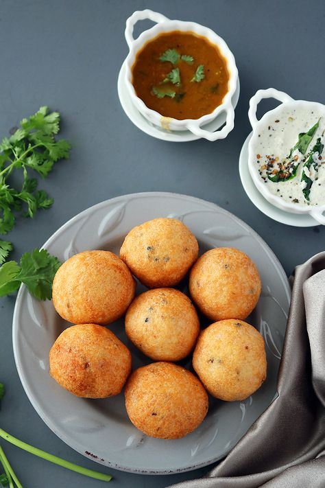 mysore bonda                                                       … Mysore Bonda, Evening Snacks Indian, Masala Pasta, Karnataka Recipes, Pasta One Pot, Bhindi Fry, Indian Foods, Recipe Indian, One Pot Meal