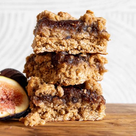 Homemade oatmeal fig bars with fresh figs Fig Breakfast Bars, Fig Bars With Fresh Figs, What To Make With Figs, Fresh Fig Recipes Simple, Fresh Fig Recipes, Fig Bars, Homemade Oatmeal, Fig Recipes, Oatmeal Cookie Recipes