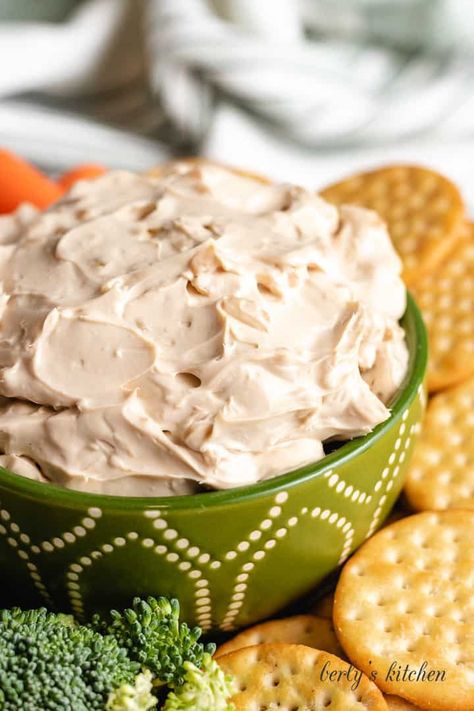 Onion Cream Cheese Dip, Cheese Onion Dip, Wife Meals, Cream Cheese Spread Recipes, Cheese Spread Recipes, Onion Dip Recipe, Breakfast Donuts, Cheese Spreads, Cream Cheese Spread