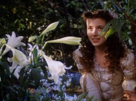 Fun fact, Mia Sara was only 15 during the making of this movie. Legend 1985, Legend Movie, Mia Sara, Fairytale Aesthetic, The Last Unicorn, Ridley Scott, Midsummer Nights Dream, Fantasy Movies, Tom Cruise