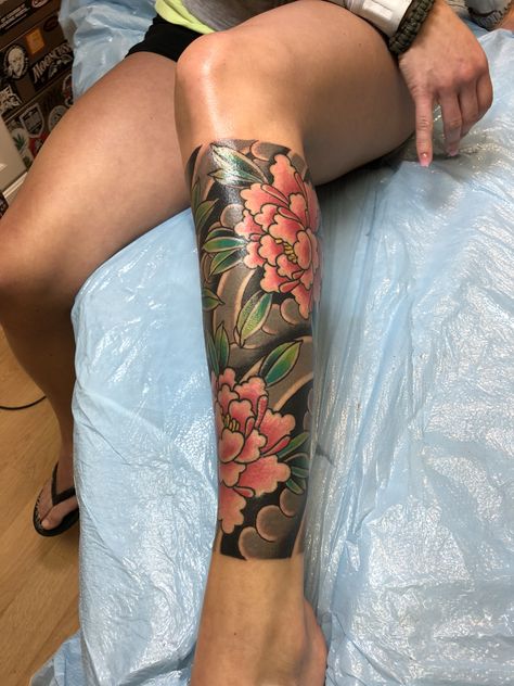 Japanese Half Leg Sleeve Tattoo, Japanese Tattoo Women Leg, Japanese Leg Sleeve Women, Japan Tattoo Leg, Orientalism Art Tattoo Leg, Japanese Traditional Half Sleeve, Traditional Japanese Tattoo Leg Sleeve, Traditional Japanese Tattoos For Women Full Sleeves, Japanese Traditional Leg Sleeve