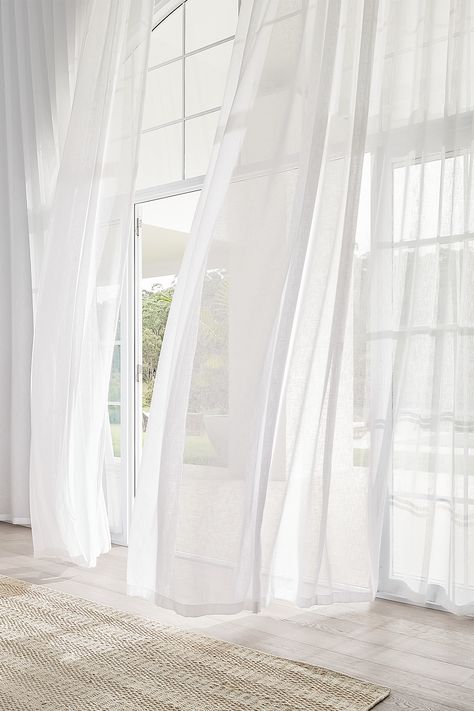 White Sheer Curtains Bedroom, Drawing Mexican, Dream Home Aesthetic, Interior Design Beach, Shear Curtains, Flowing Curtains, Curtains Sheer, Sheer Blinds, Window Sheers