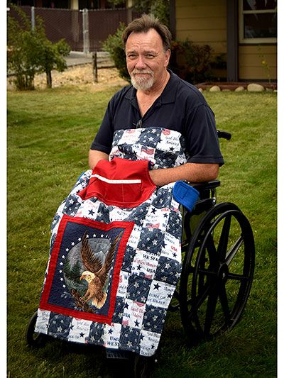 Wheelchair quilt pattern to make #sewing #quilting Wheel Chair, Lap Quilts, Beginner Sewing Projects Easy, Leftover Fabric, Creation Couture, Lap Quilt, Fabric Baskets, Sewing Projects For Beginners, Love Sewing