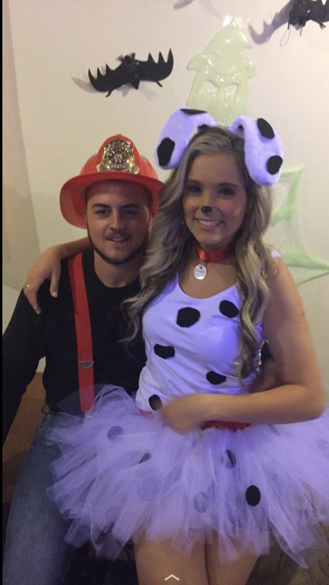 Dalmatian Halloween Costume, Dalmation Costume, Dalmatian Halloween, Cool Couple Halloween Costumes, Halloween Costumes Scarecrow, Costume Couples, Dalmatian Costume, Meme Costume, Halloween Costumes Diy Couples