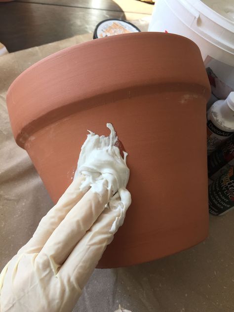 DIY Aged Clay Pots Clay Pot Projects, Something Creative, Gardens Ideas, Leftover Paint, Clay Planters, Clay Flower Pots, Spring Decor Diy, Diy Posts, How To Make Clay